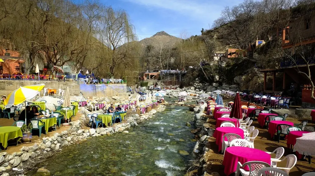 Private vs Group Tours in Morocco: An Honest Comparison